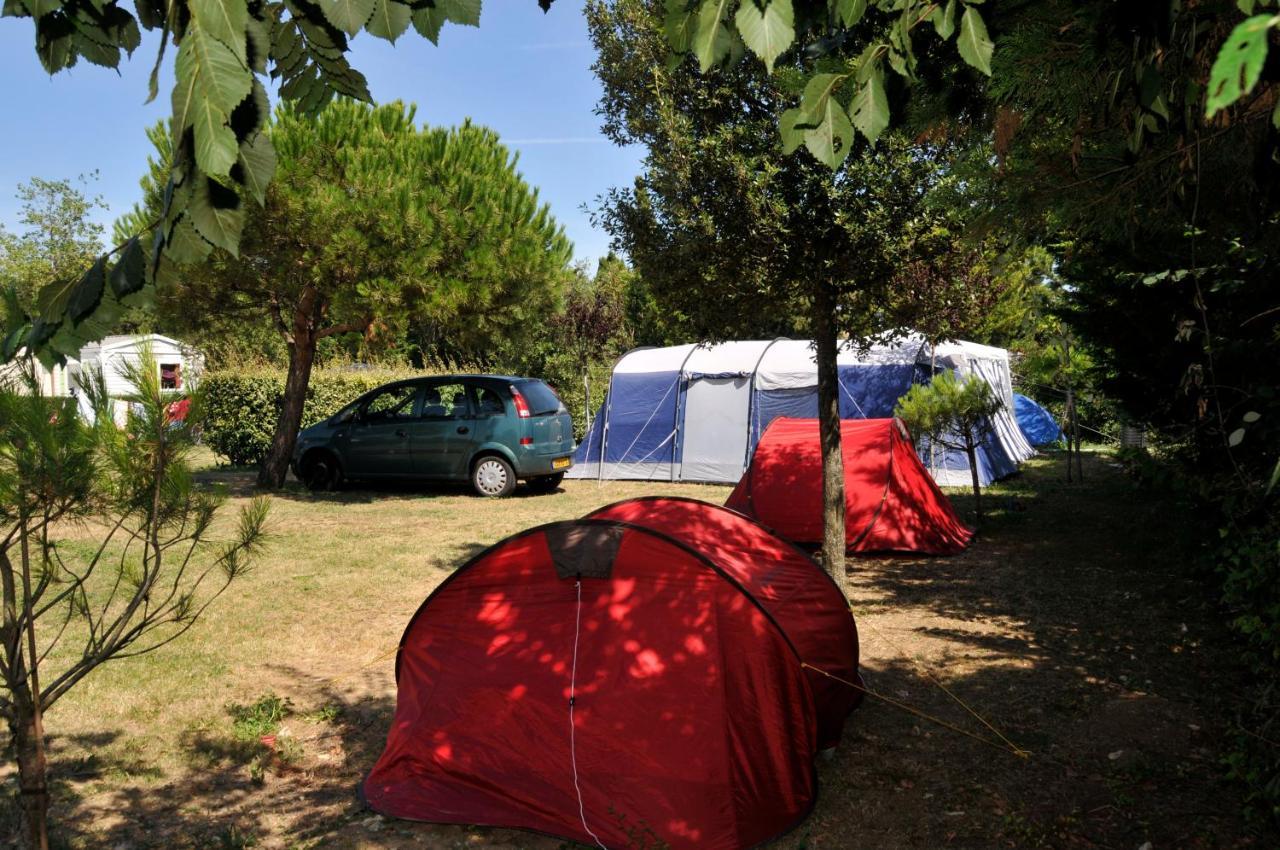 Camping Le Beaulieu 퓔보로 외부 사진